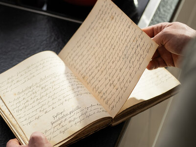 Ein aufgeschlagenes Buch