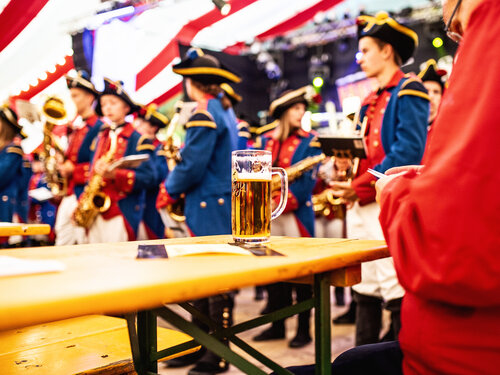 Berg Brauerei Biberach Bieranstich vom Schützenfest