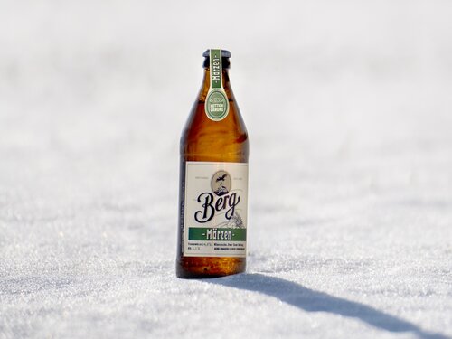 Berg Märzen im Schnee