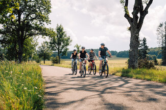 Berg Brauerei Erlebnisse BierTour Radler am Donau Ufer